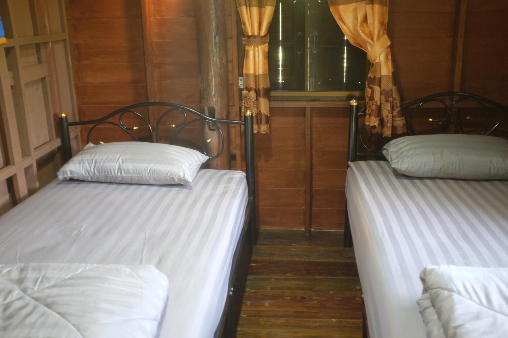 Rai Boonsom Apartment Phrao Room photo