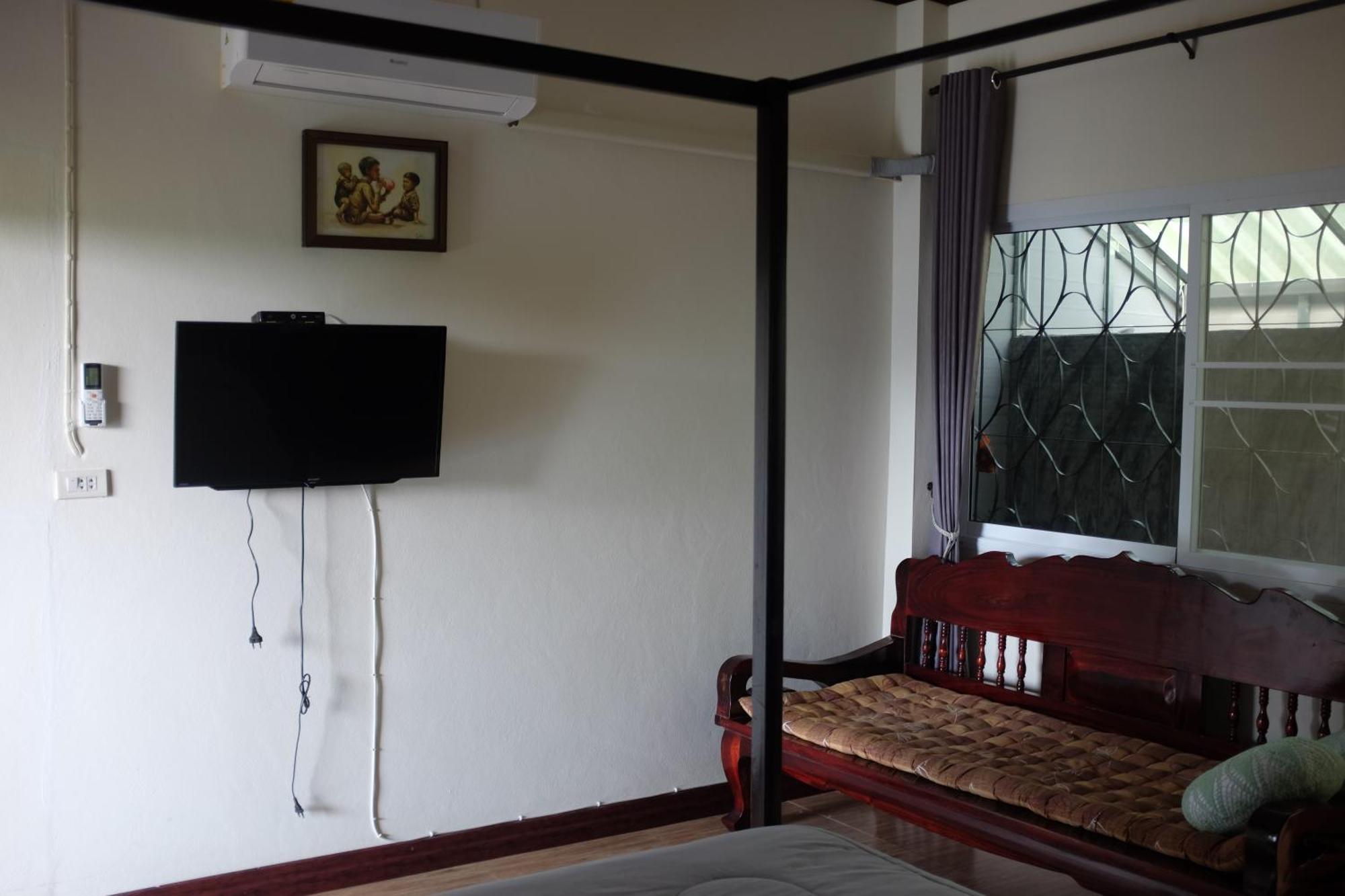 Rai Boonsom Apartment Phrao Room photo